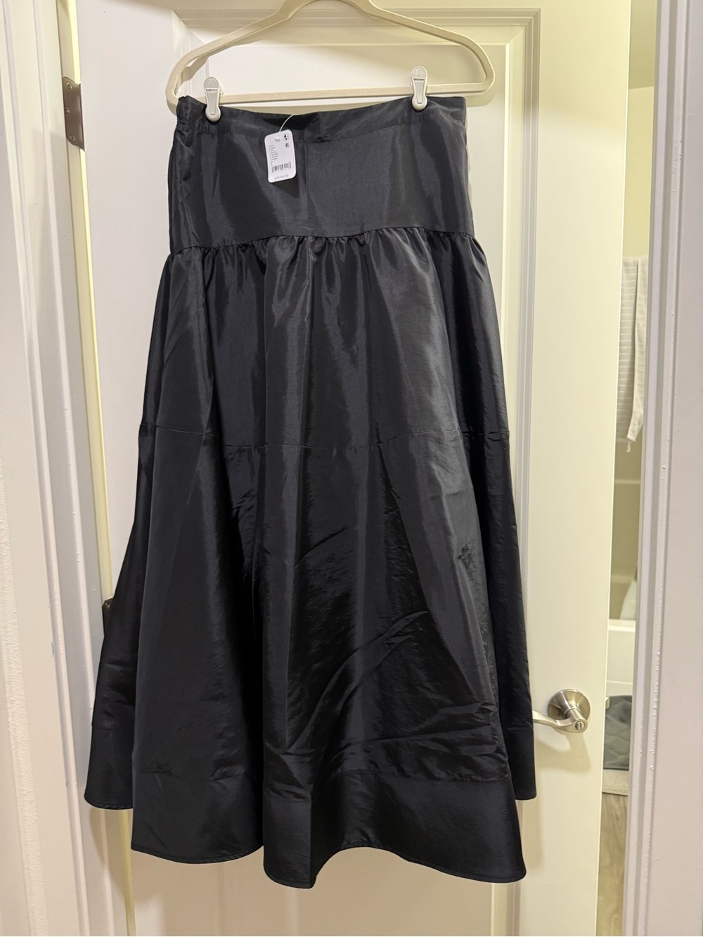 NWT Free People Emery Drop-Waist Midi Skirt
Black